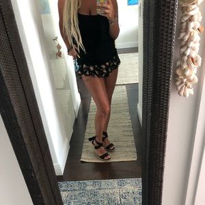 Volcom Floral shorts with stretch top💕